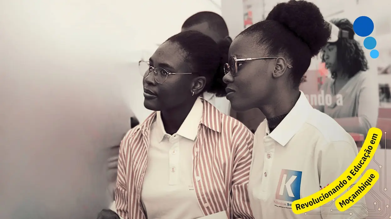 Kudondza banner, two co-founders on demo day